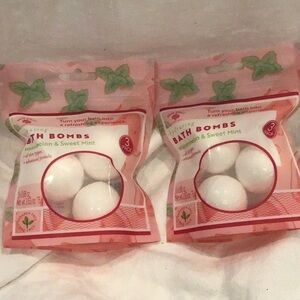 NWT Set of 2 Bolero Hydrating Watermelon Sweet Mint Bath Bombs